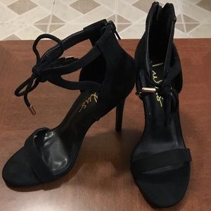 Lulus black heels.